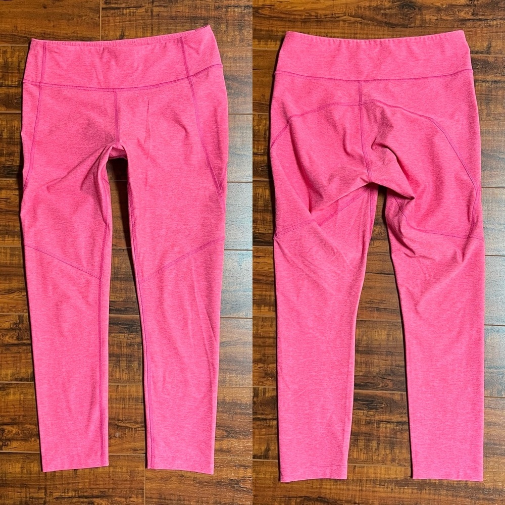 Outdoor voices, thick stretch, size medium, dark, pink cropped leggings - Picture 3 of 7